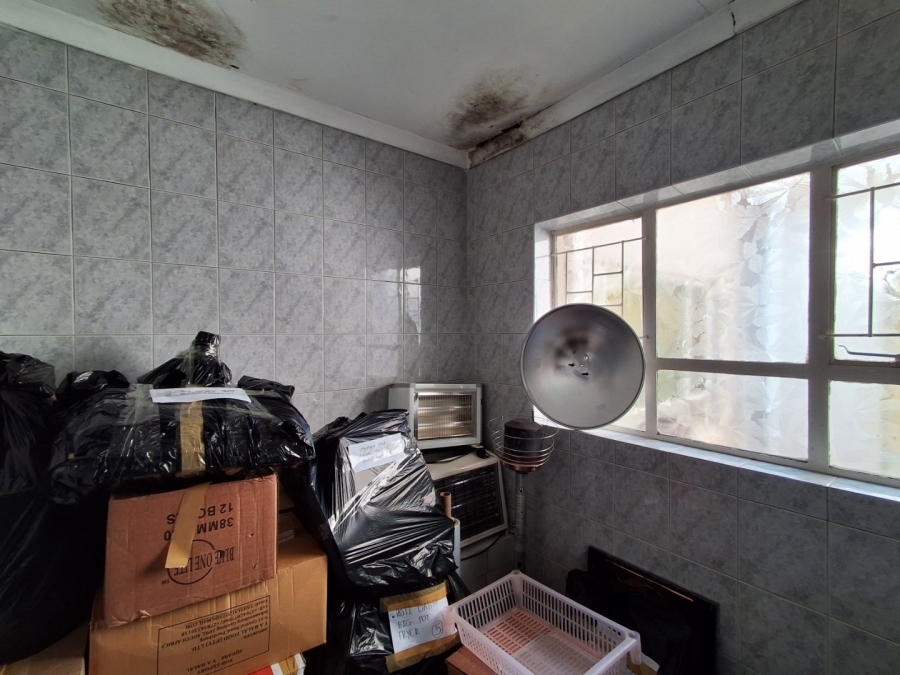 5 Bedroom Property for Sale in Manzil Park North West